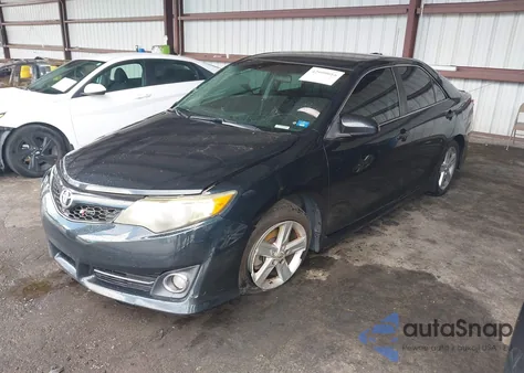 2013 Toyota Camry Se z USA, uszkodzony, nr VIN 4T1BF1FK8DU228067